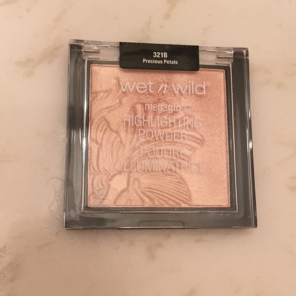 Wet n Wild Mega-glo Highlighting Powder